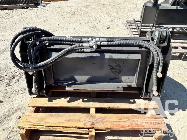 2026-38"-4-in-1-bucket,-fits-skidsteer-image-4