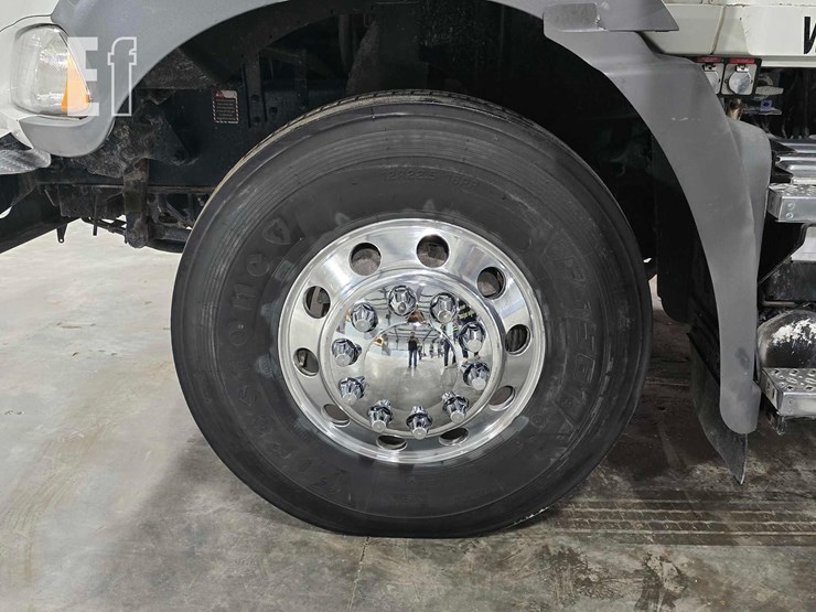 2020-mack-granite-64bt-image-18