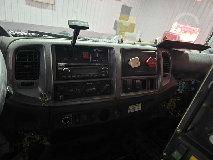 2010-hino-338-image-13