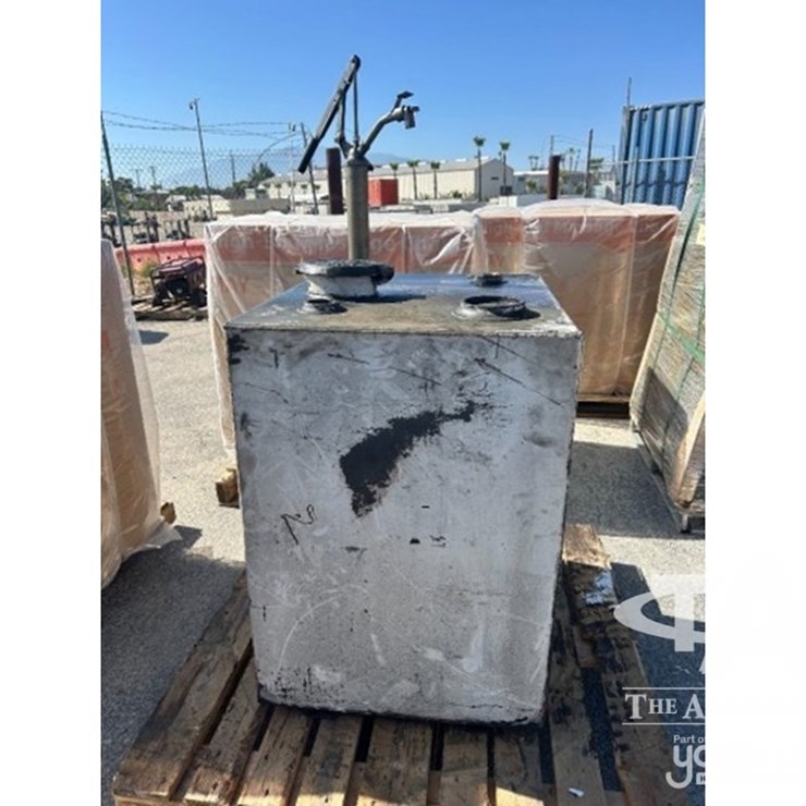 55 gallon product tank w/hand pump