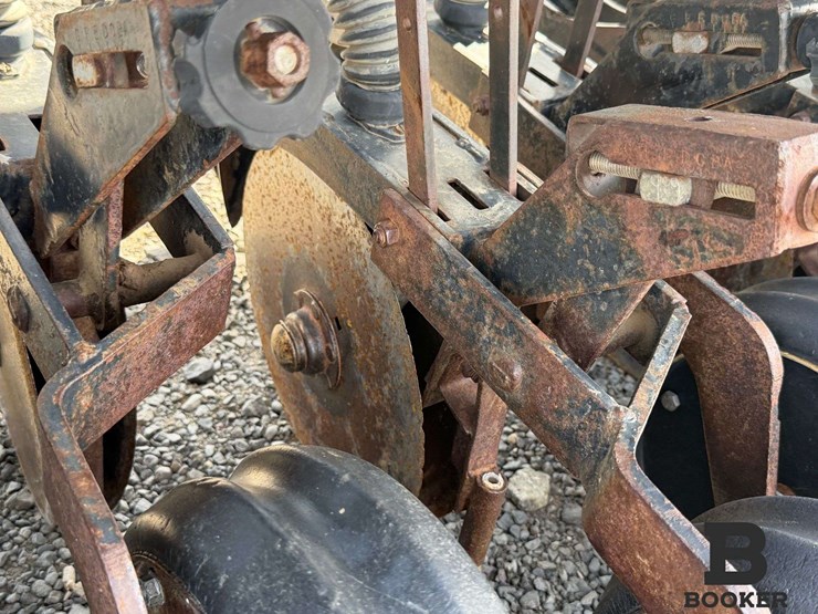 great-plains-solid-stand-grain-drill-image-11