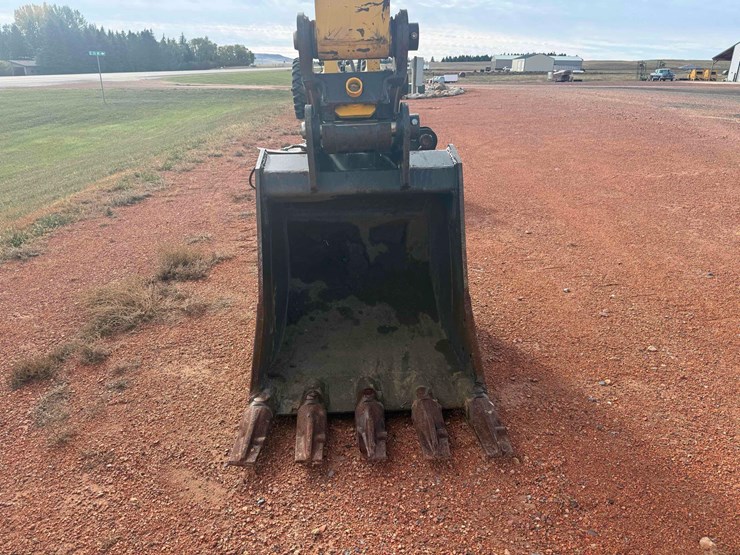 2021-komatsu-pc170lc-11-excavator-image-36