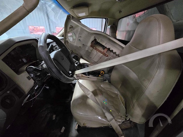 2010-ford-f550-image-9