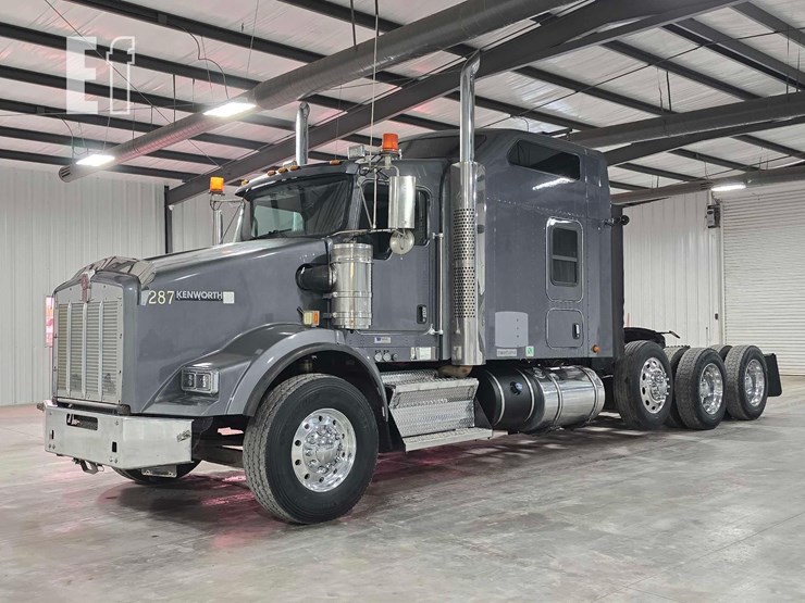 2016-kenworth-t800-image-1