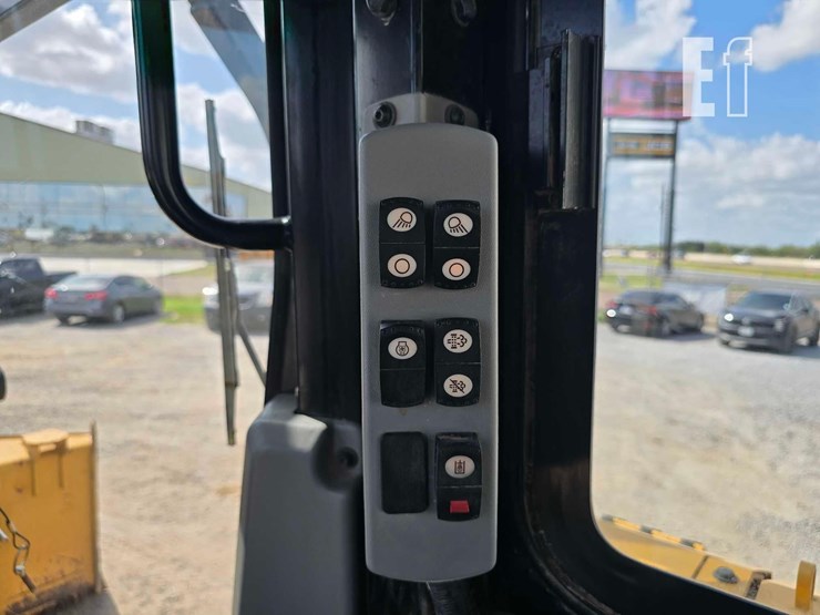 2019-caterpillar-d6t-xl-image-22