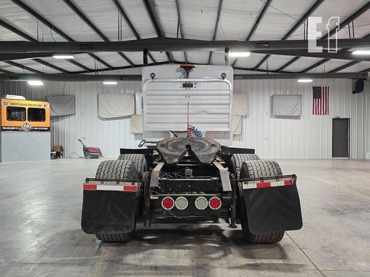 2012-kenworth-t800-image-8