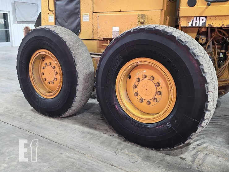 2001-caterpillar-140h-image-27