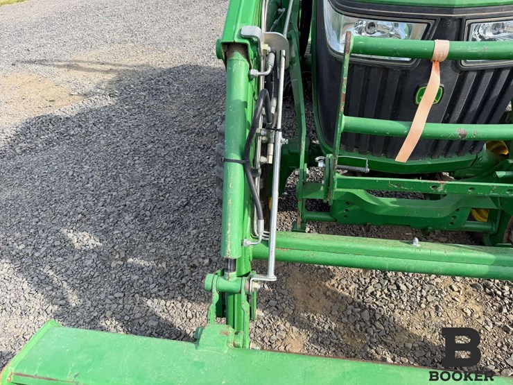 2014-john-deere-3039r-tractor-w/h165-loader-image-11