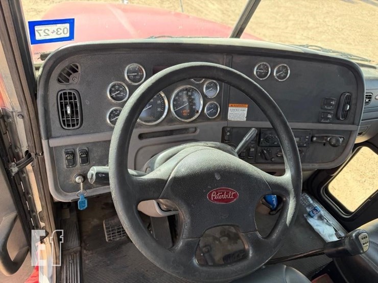 2012-peterbilt-386-image-14