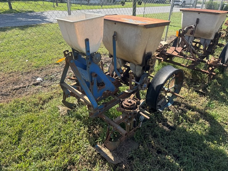 ford-planter-image-1