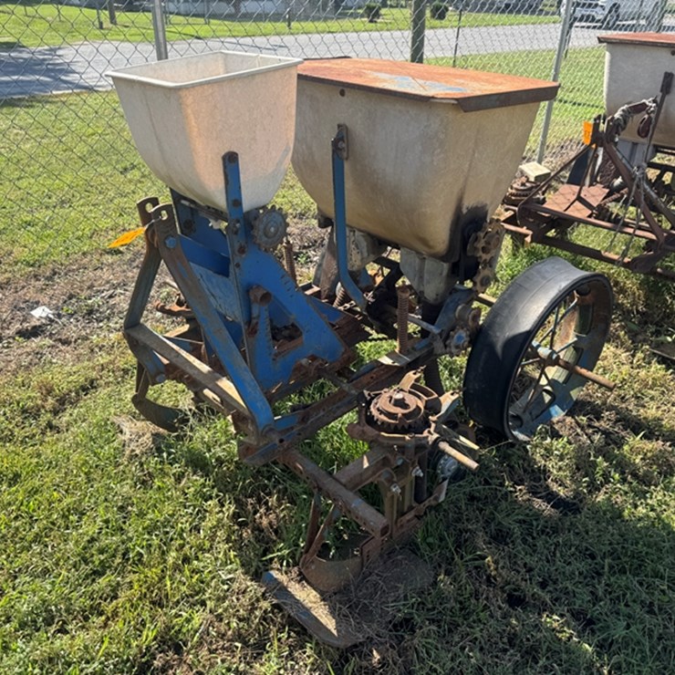 FORD PLANTER