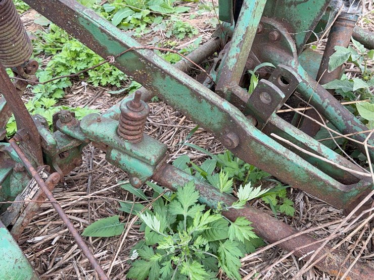 john-deere-350-sickle-mower-image-7