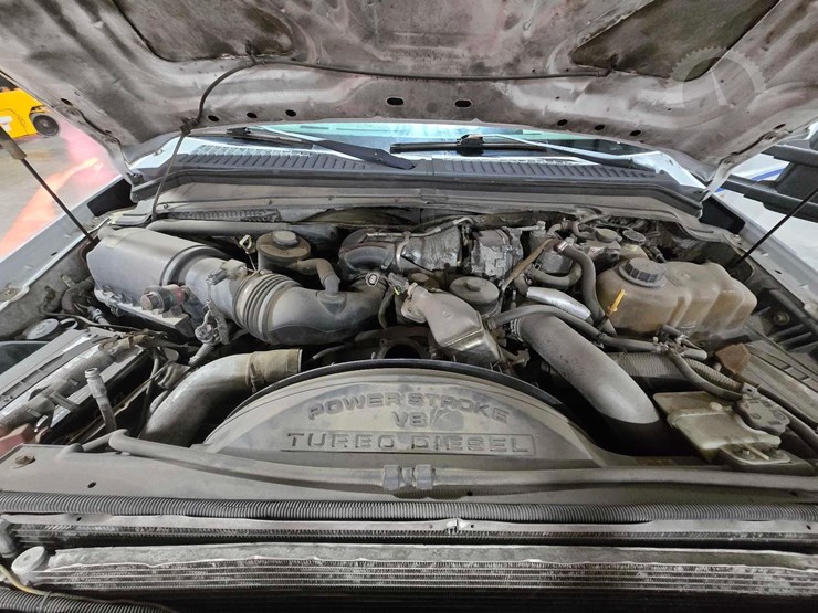 2010-ford-f550-image-23