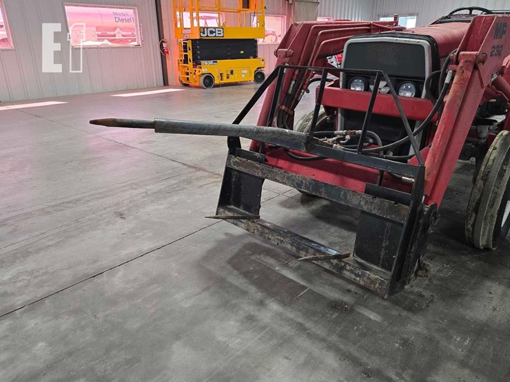 massey-ferguson-245-image-9