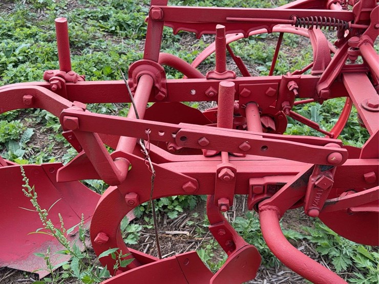 oliver-two-bottom-plow-image-18