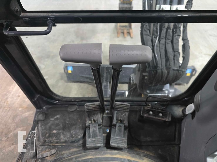2025-deere-35-p-tier-image-18