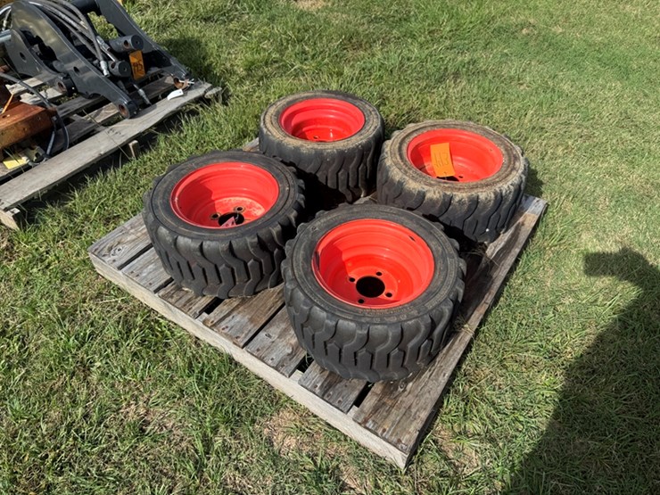 18x8.50x10-tractor-tires-and-wheels-image-2