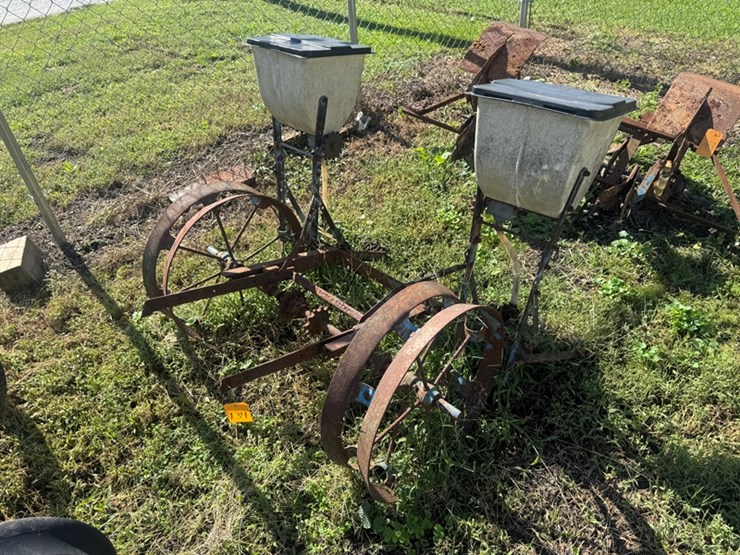 ford-planter-parts-image-1
