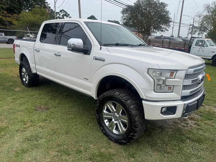 2016-ford-f150-platinum-crew-cab-pickup---4wd-3.5l-v6---132,503-miles-showing---1ftew1eg0gfc13506-image-2