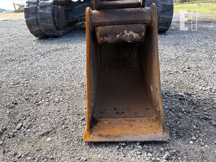 2018-takeuchi-tb230-image-25