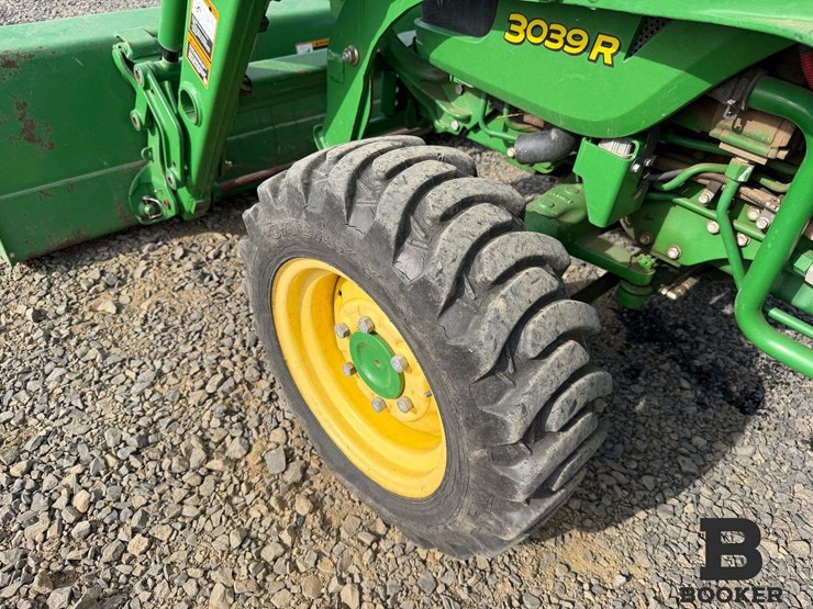 2014-john-deere-3039r-tractor-w/h165-loader-image-14