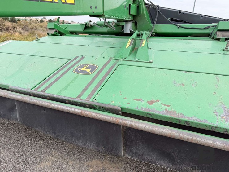 john-deere-moco-946-pull-type-swather-image-16