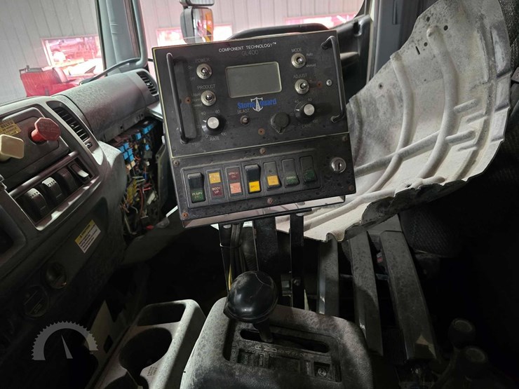 2010-hino-338-image-15