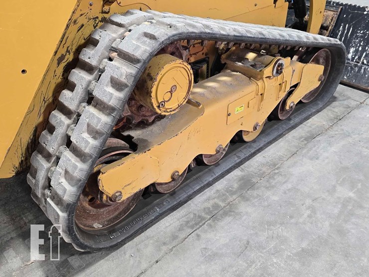 2021-caterpillar-259d3-image-38