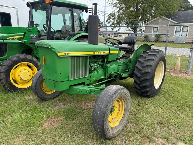 john-deere-830-2wd-diesel-tractor-image-1