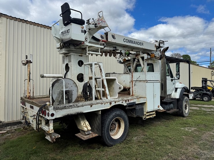 2003-international-workstar-7300-digger-derrick-truck---4wd---6-spd-manual-122,710-miles-showing-image-4