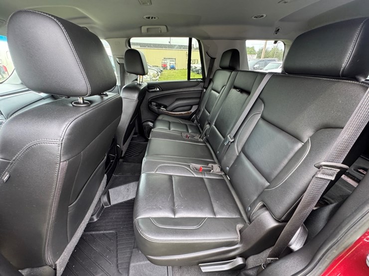 2020-chevrolet-tahoe-lt-suv---4wd-(2-tone-gray/red-paint)---5.3l-v8---128,688-miles-showing-image-6