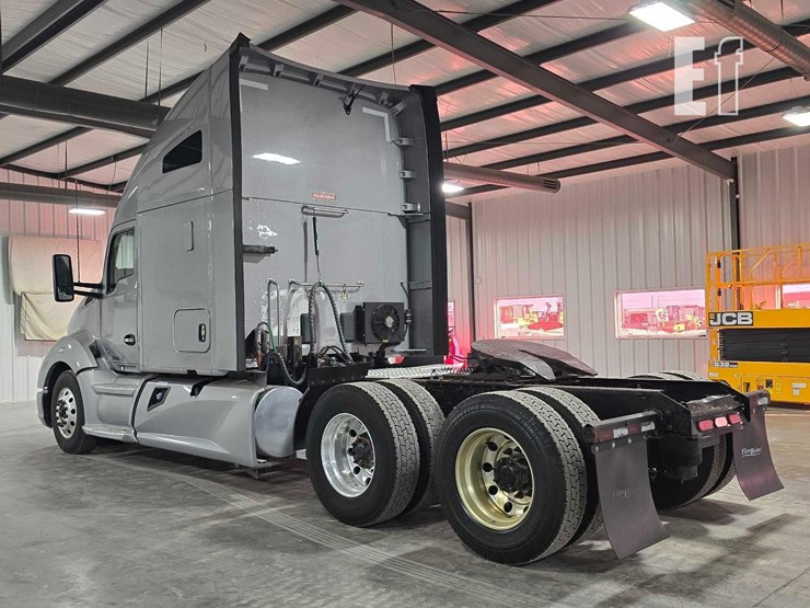2020-kenworth-t680-image-4