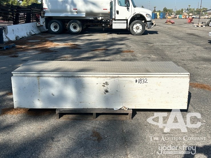 approx.-(2)-truck-bed-mounted-tool-boxes-image-1
