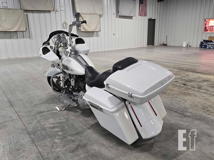 2013-harley-davidson-road-glide-image-4