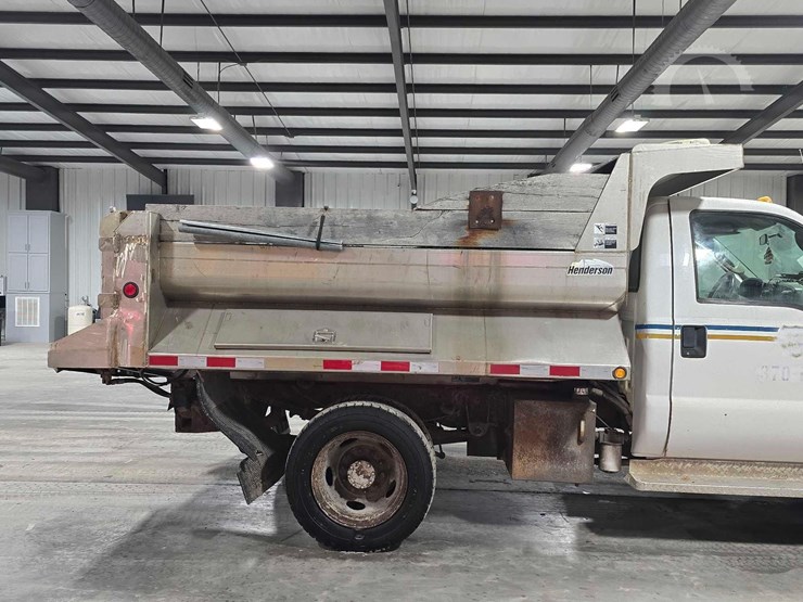 2007-ford-f550-image-16