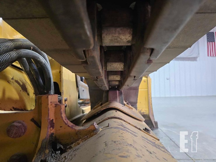 2023-caterpillar-d1-image-36