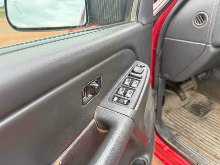 2004-cherolet-3500-service-pickup-image-39
