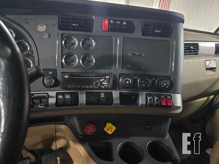 2020-kenworth-t680-image-14