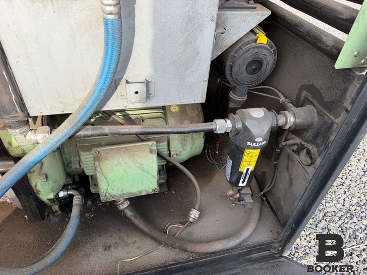 sullair-1800e-rotary-screw-air-compressor-image-15