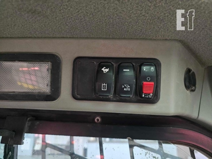 2021-caterpillar-289d3-image-17