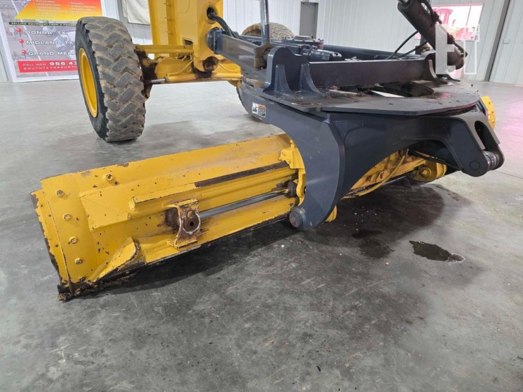 2012-deere-672g-image-12