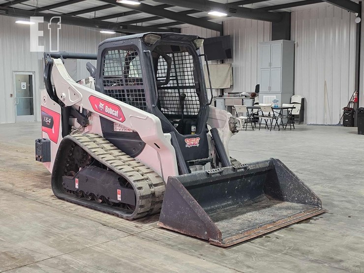 2021-bobcat-t64-image-2