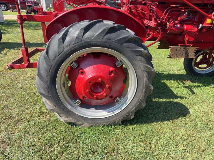 1953-farmall-super-a-image-17