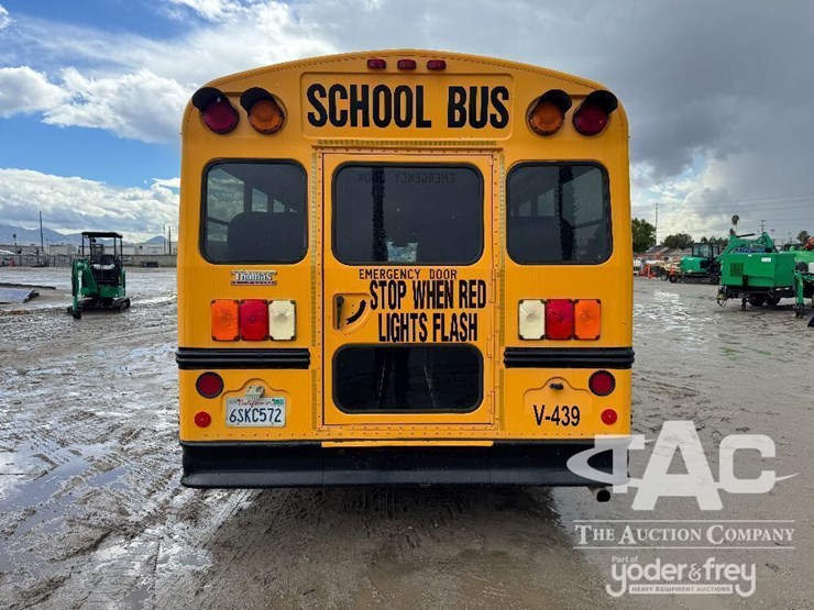 2010-chevrolet-express-3500-image-3