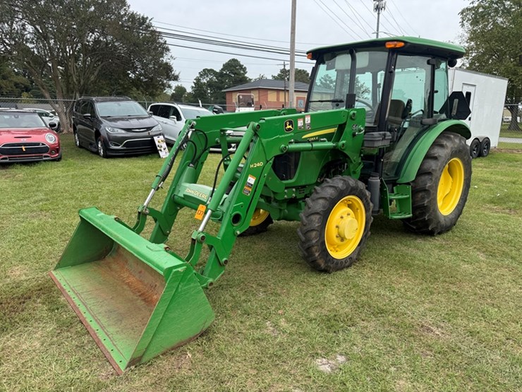 2013-john-deere-5055e-4wd-tractor-with-cab,-loader,-dual-rear-remotes---926-hours-showing-image-1