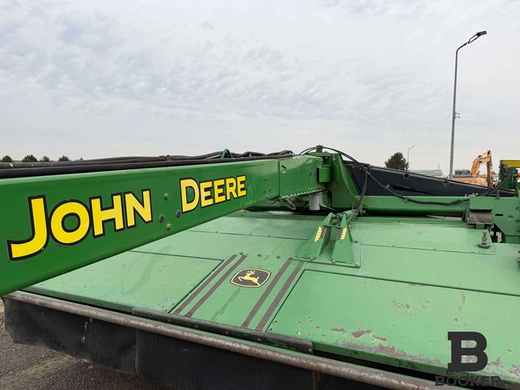 john-deere-moco-946-pull-type-swather-image-14