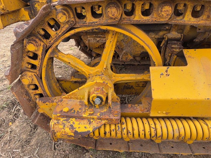 caterpillar-twenty-eight-image-40