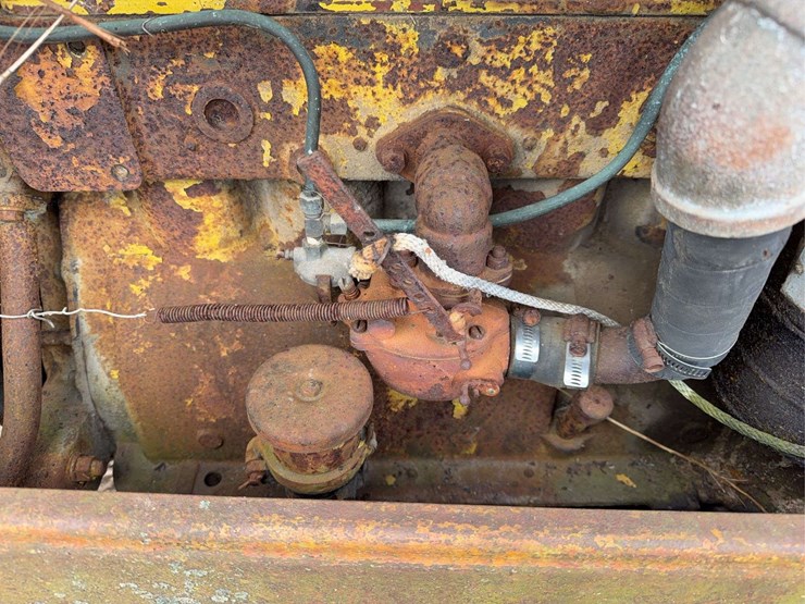 caterpillar-ten-image-43