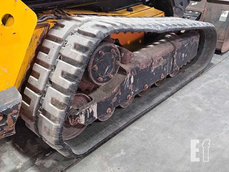 2021-jcb-3ts-8t-image-33