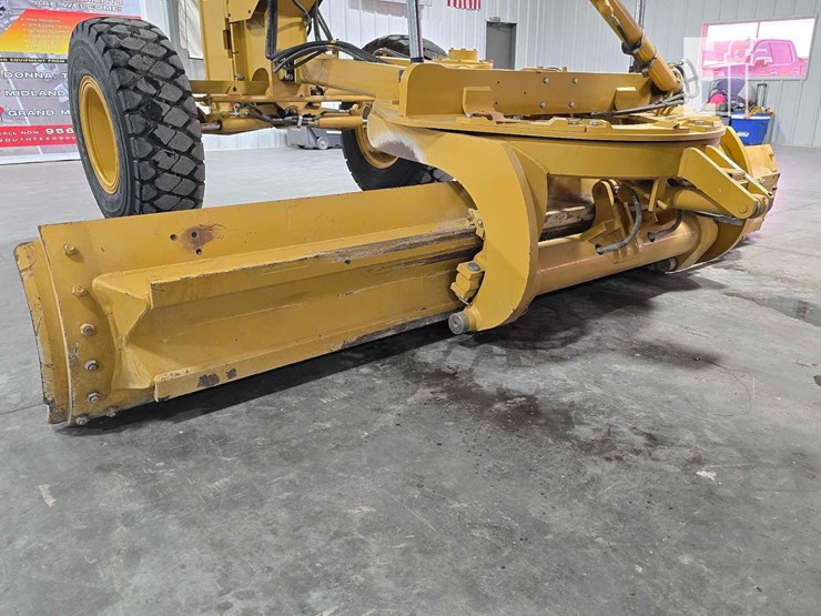 2022-caterpillar-140-image-12